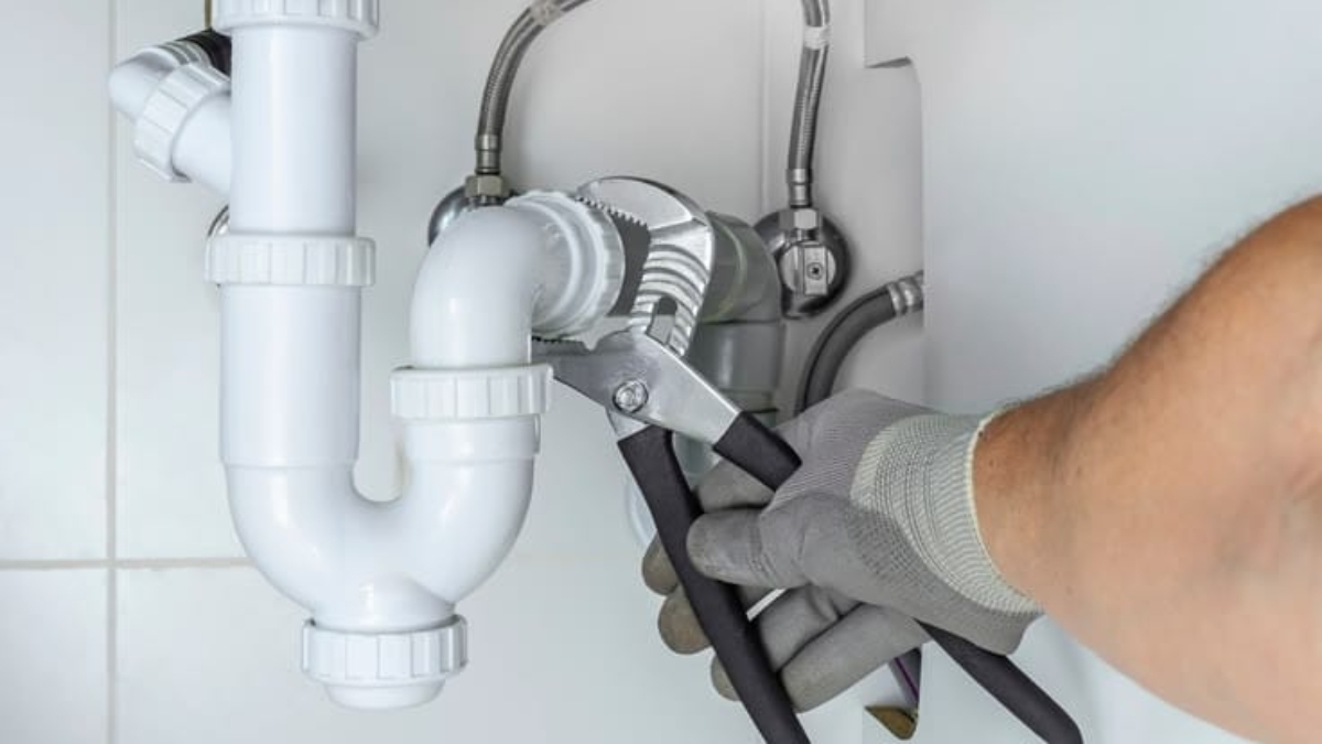 Burst pipe repair Ealing